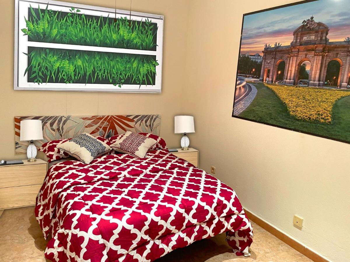 Bed and Breakfast Sol Montera & Parking Tph Мадрид Экстерьер фото